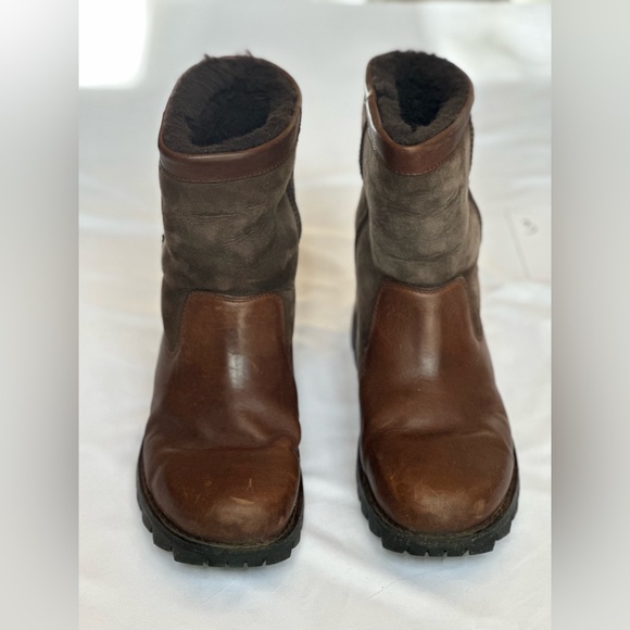 UGG Beacon Sheepskin Boots, US 10D - Picture 8 of 9